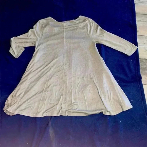 Umgee Blouse - Picture 2 of 3